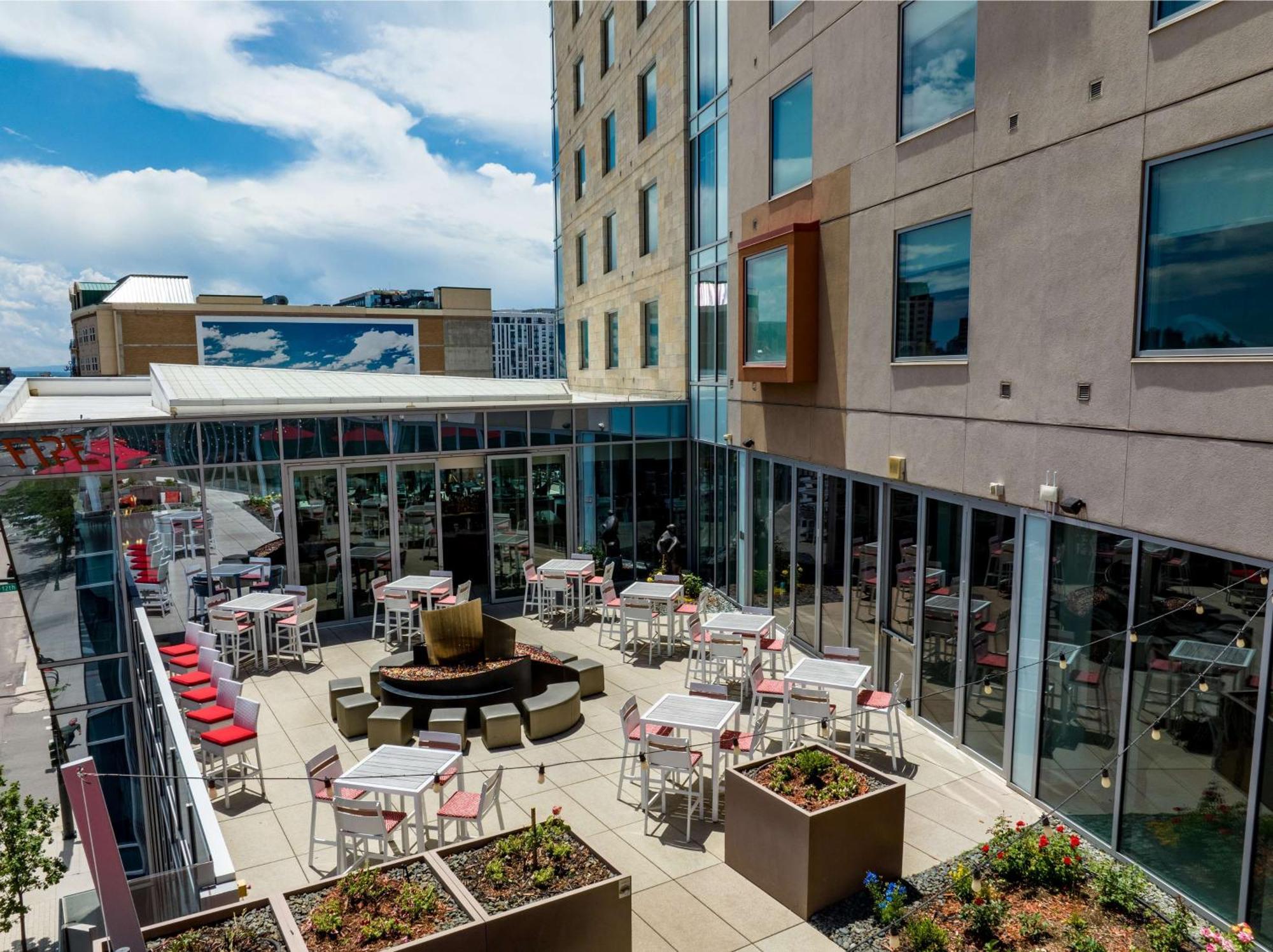 The Art Hotel Denver, Curio Collection By Hilton Exterior photo