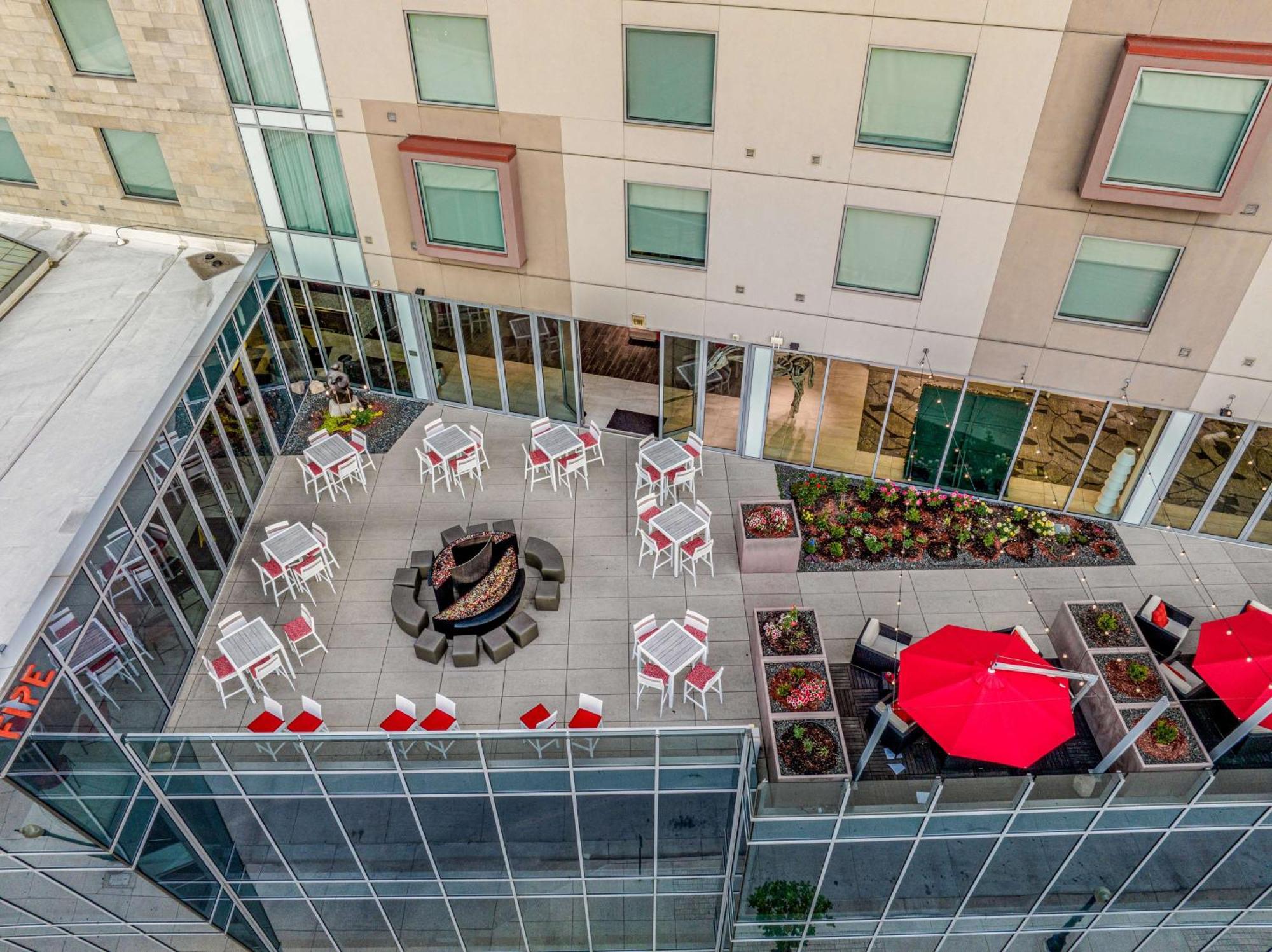 The Art Hotel Denver, Curio Collection By Hilton Exterior photo